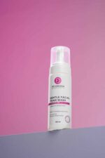 Prausimosi putos veidui